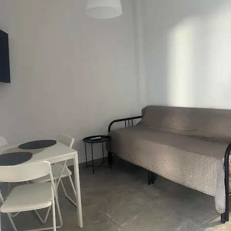 Ξενοδοχείο με διαμερίσματα Asprolux Seaside 3*