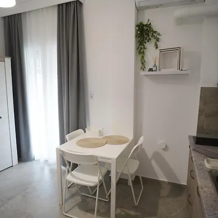 Ξενοδοχείο με διαμερίσματα Asprolux Seaside 3*
